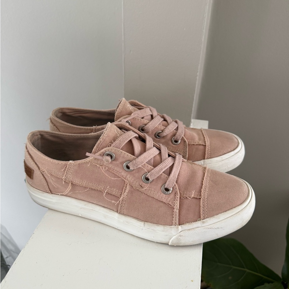 Women's 9.5 Blowfish Dusty Rose Pink Canvas Slip-on Sneakers